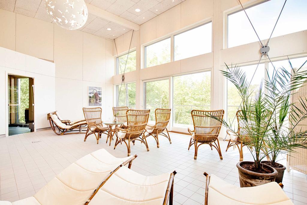 Moetesplats Borstahusen Hotel แลนด์สครูนา ภายนอก รูปภาพ